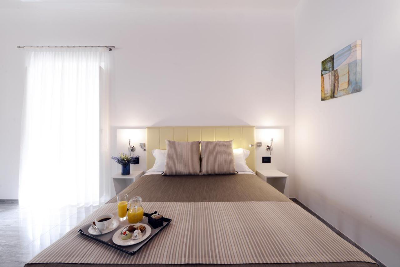 Classic Triple Room Internal View,1411365206:JPEG