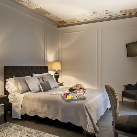 Palazzo Natoli Boutique Hotel-3
